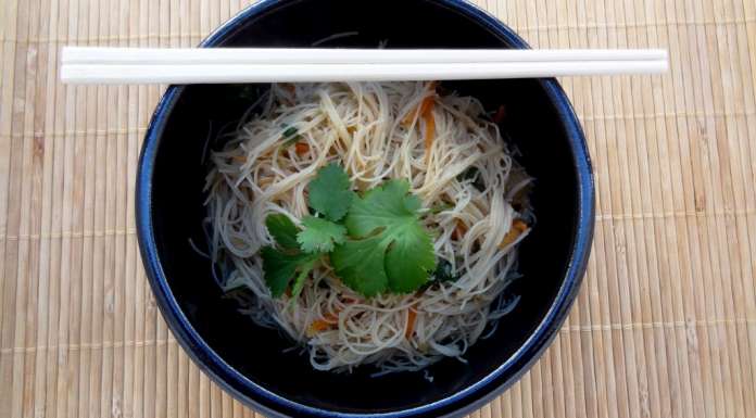 Salade de vermicelles de riz à la coriandre 0