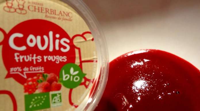 Pain girly facile au coulis, framboises et pralines 1