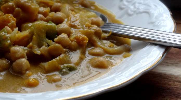 Soupe de pois chiches au beurre de cacahuètes