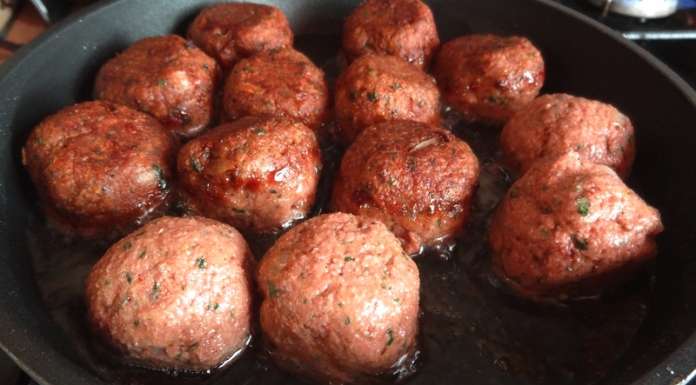 Boulettes spaghetti vegan et keto faire cuire les boulettes végétales