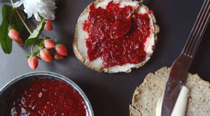 confiture de framboises keto pour le petit déjeuner